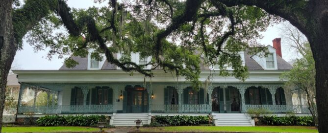 Myrtles Plantation building from the front