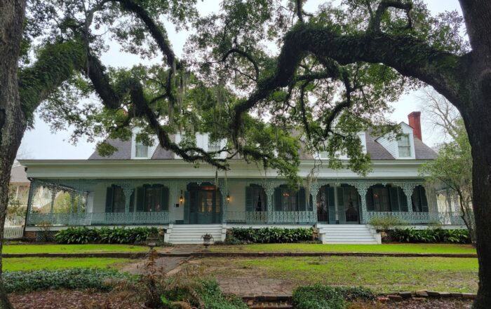 Myrtles Plantation building from the front